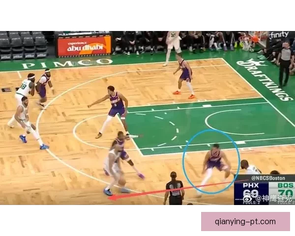 亚历山大空砍33分开局火热后被限制布朗中投成为进攻核心