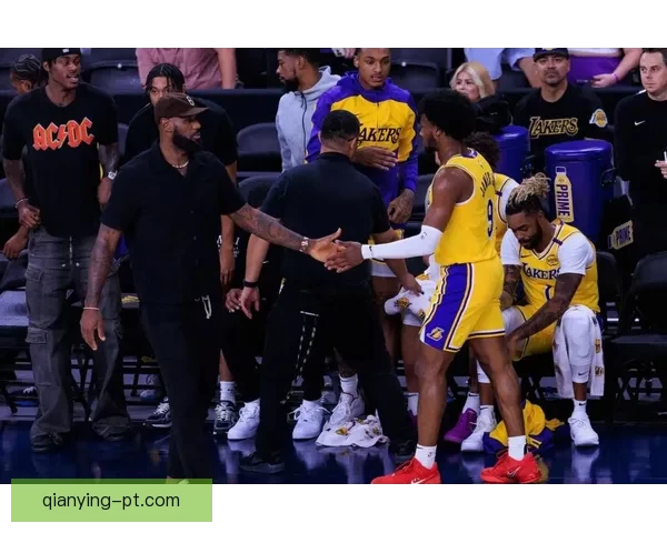 詹姆斯晒对步行者高光布朗尼同框画面震撼全场